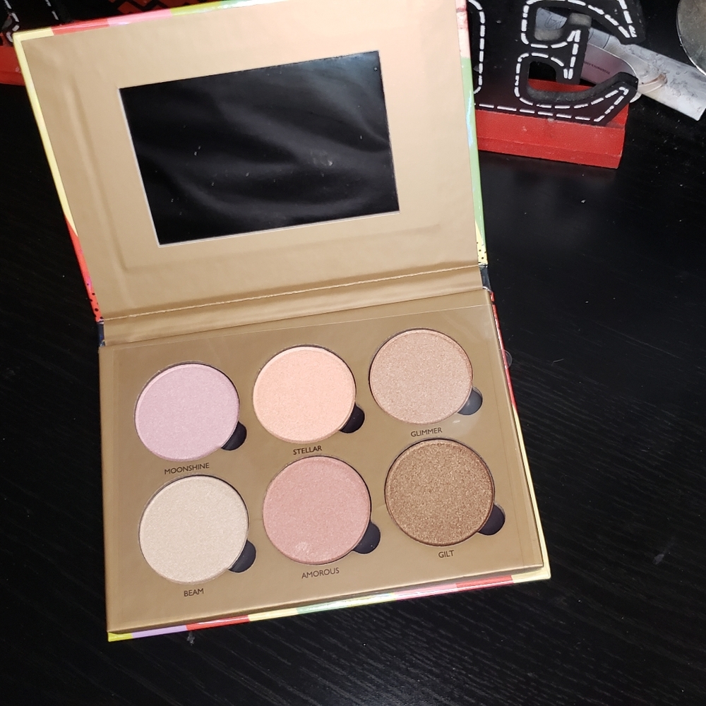 Glowing Palette  Okalan